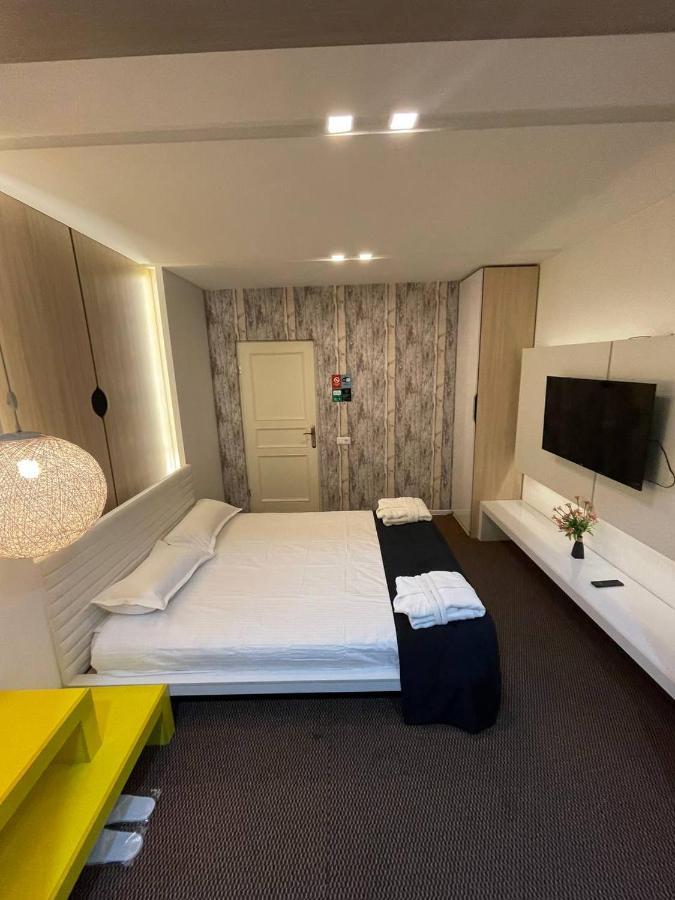 Io Boutique Hotel Bishkek Бишкек Экстерьер фото