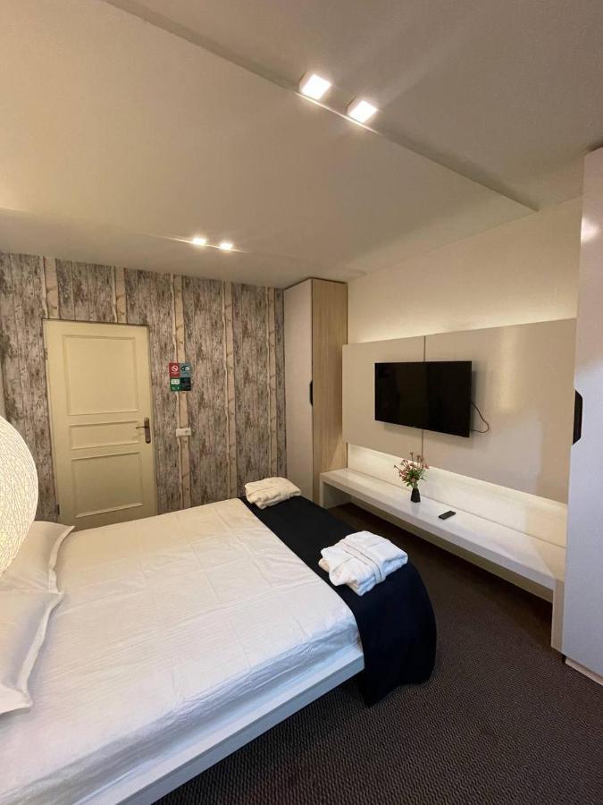 Io Boutique Hotel Bishkek Бишкек Экстерьер фото