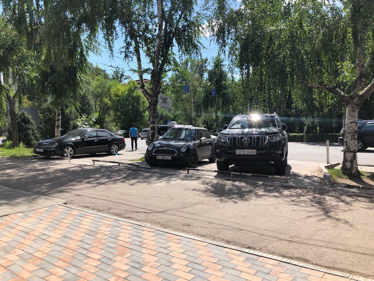 Io Boutique Hotel Bishkek Бишкек Экстерьер фото